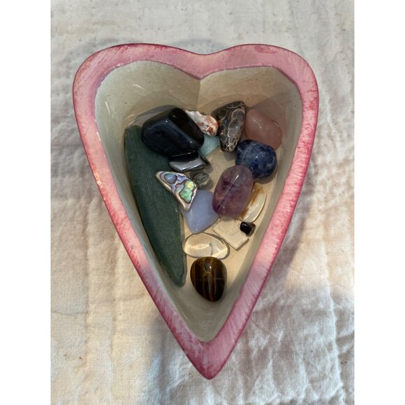 Handcrafted Heart-Shaped Stone Trinket Box With Red & White Polka Dot Design Ken - Picture 8 of 12